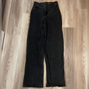 Black Wide-Leg Jeans